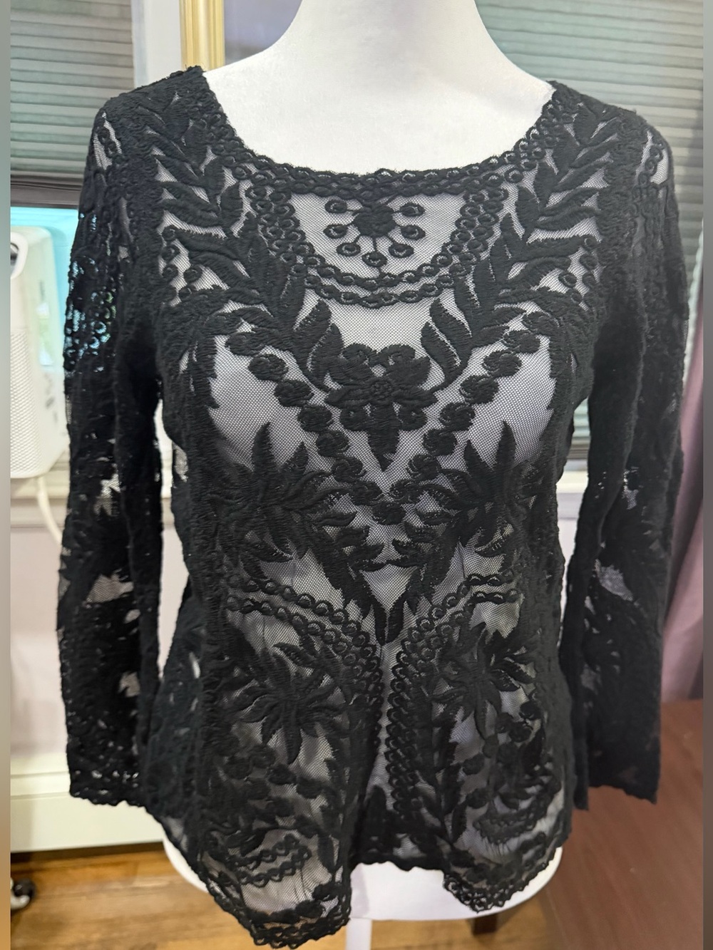 Express Black Lace Floral Long-Sleeve Blouse